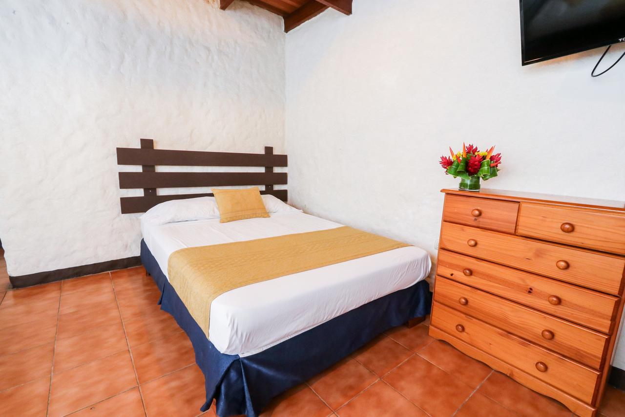 Hotel Flor Blanca Manuel Antonio Dış mekan fotoğraf