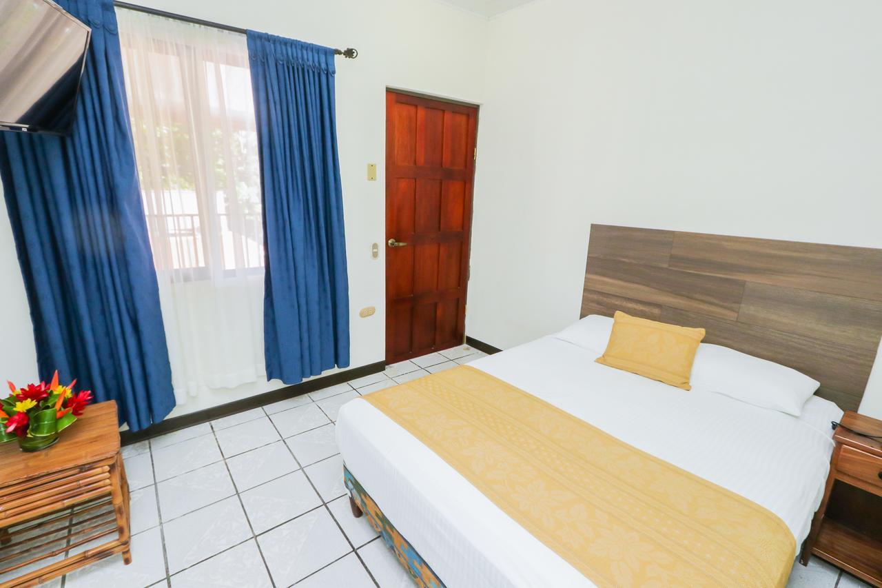 Hotel Flor Blanca Manuel Antonio Dış mekan fotoğraf