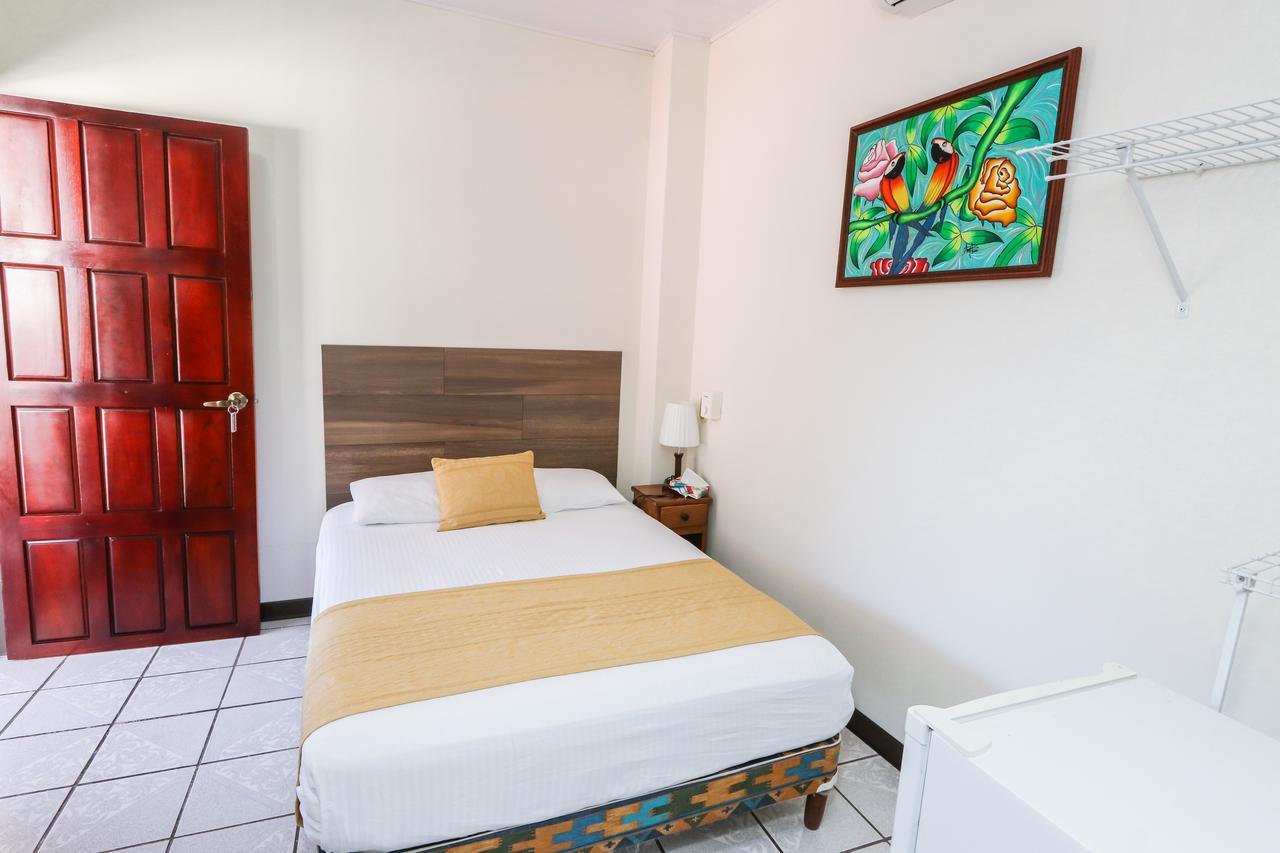 Hotel Flor Blanca Manuel Antonio Dış mekan fotoğraf