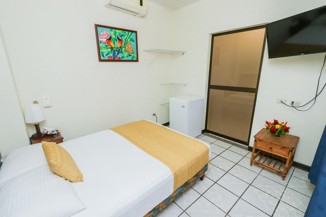 Hotel Flor Blanca Manuel Antonio Dış mekan fotoğraf