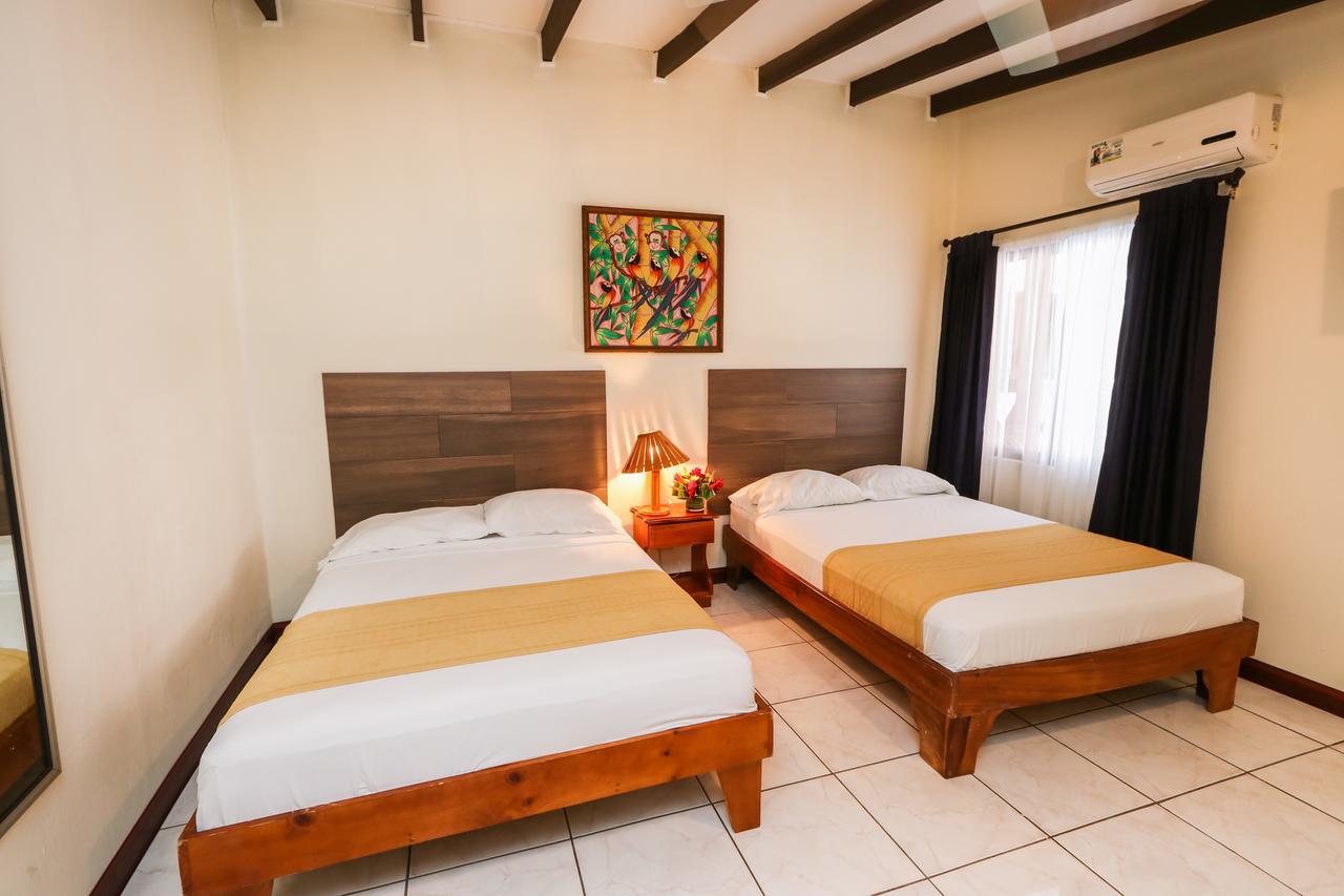 Hotel Flor Blanca Manuel Antonio Dış mekan fotoğraf